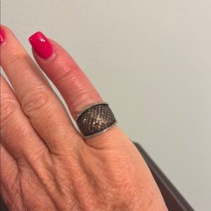 Elegant sterling Silver Ring with Black Accents